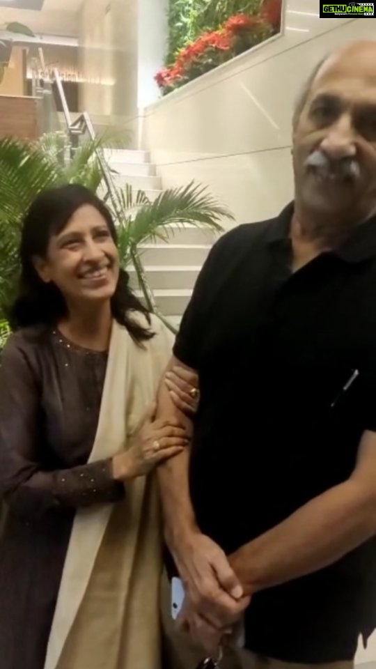 Nushrratt Bharuccha Instagram - THISSSS. OH MYYYY GOD. BEST. EVER. LOVE YOU MOM & DAD. 🥺