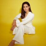 Nushrratt Bharuccha Instagram - 💛🌼🤍 Pant suit @woolboxofficial Jewelry @the_loom_art Stylist @nidhijeswani Makeup @tanvismarathe Hair @ashwini_hairstylist Photographer @shivamguptaphotography