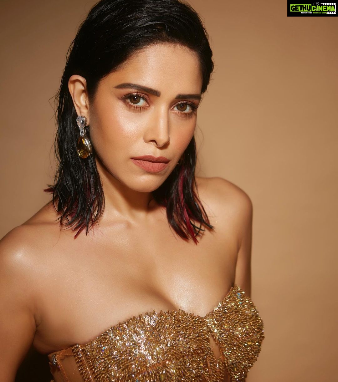 Nushrratt Bharuccha Instagram - 24 K 🌟 Outfit: @borahoneys Jewellry: @karishma.joolry Stylist: @archamehta Assisted: @ruchi.munoth Make Up : @vardannayak Hair : @ashwini_hairstylist 📸 : @shivamguptaphotography