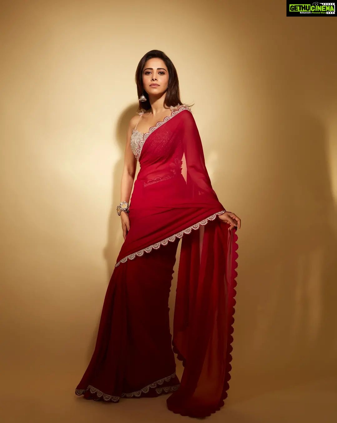 Nushrratt Bharuccha Instagram - Having a bad day? Well I am here to change it 💁🏻♀️ Saree @bhumikasharmaofficial Jewelry @neetaboochrajewellery Stylist @nidhijeswani Makeup @tanvismarathe Hair @ashwini_hairstylist Photos @shivamguptaphotography