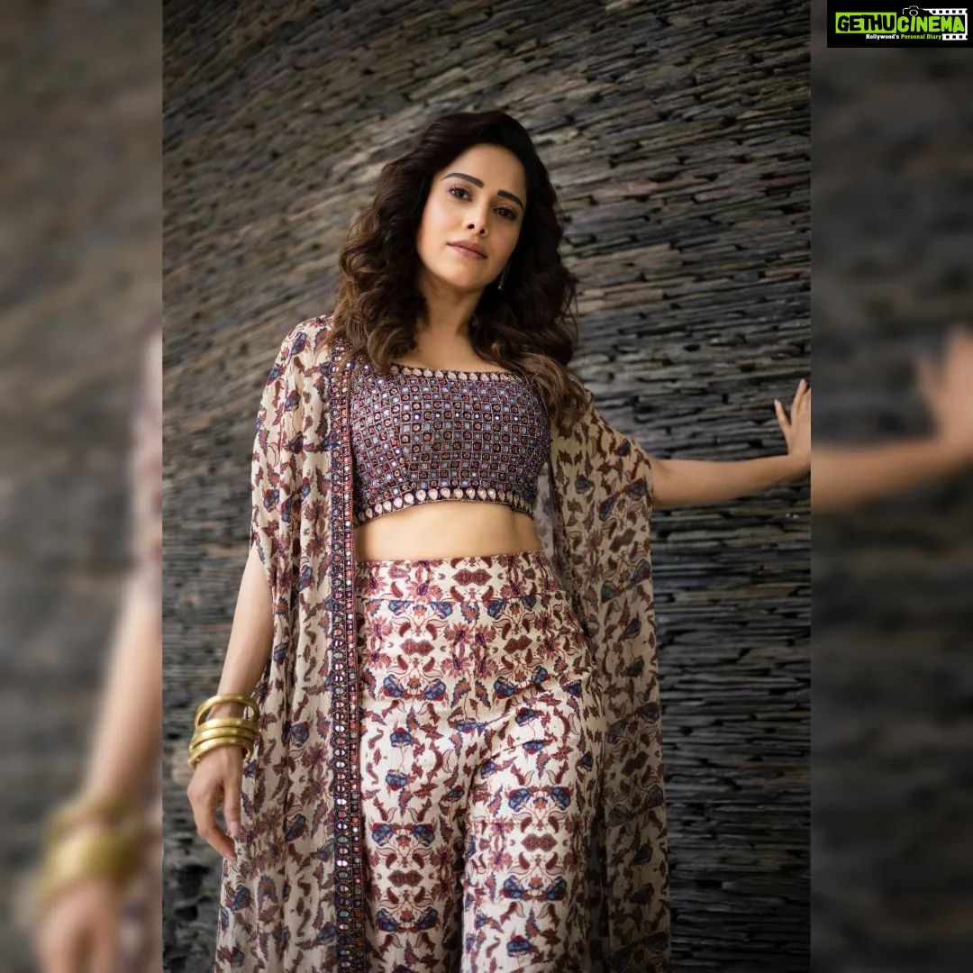Nushrratt Bharuccha Instagram - Knock Knock. Who's there? WEEKEND! 🦋 Outfit @ridhimabhasinofficial Jewelry @sachdeva.ritika Stylist @nidhijeswani Makeup @tanvismarathe Hair @ashwini_hairstylist Photographer @banjaariii