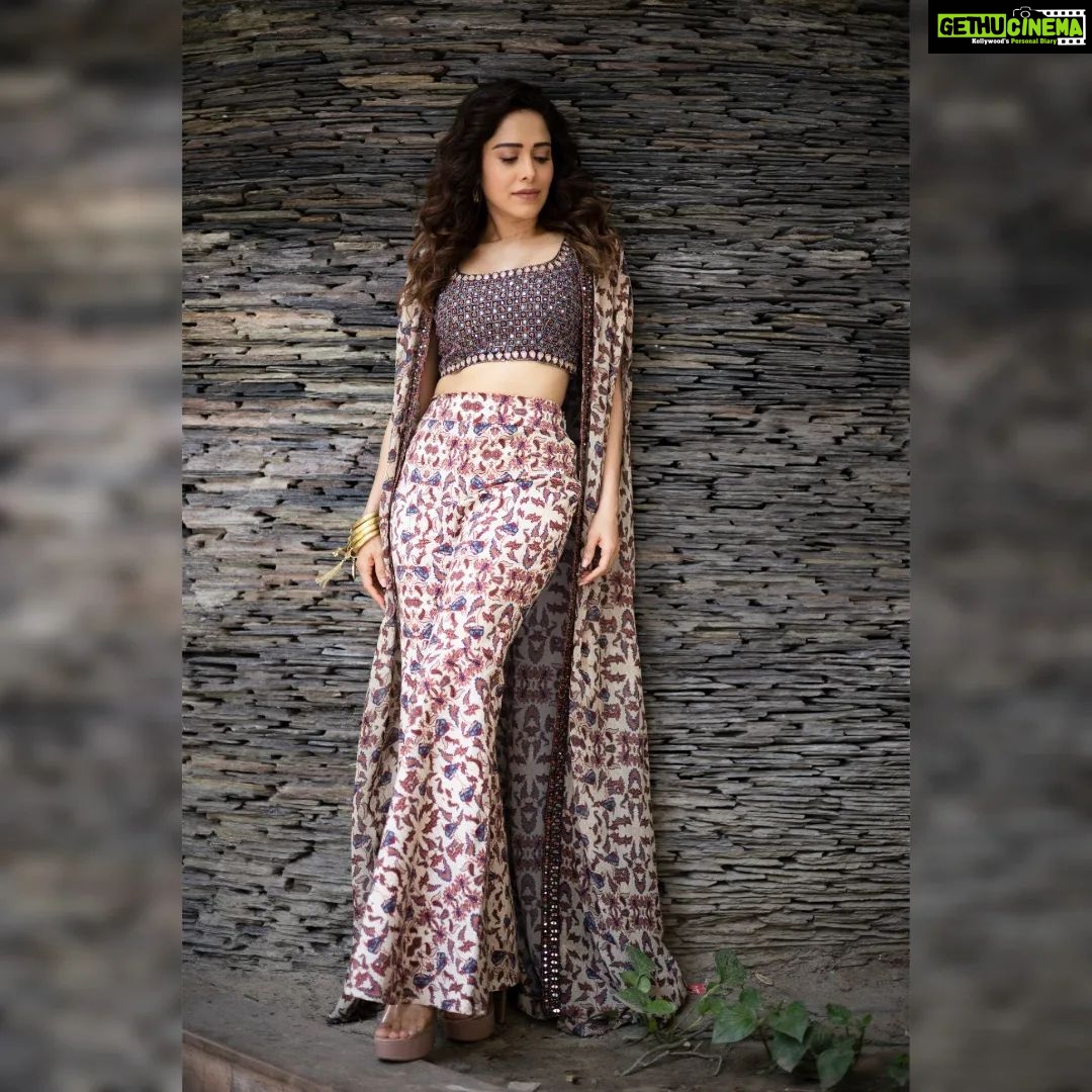 Nushrratt Bharuccha Instagram - Knock Knock. Who's there? WEEKEND! 🦋 Outfit @ridhimabhasinofficial Jewelry @sachdeva.ritika Stylist @nidhijeswani Makeup @tanvismarathe Hair @ashwini_hairstylist Photographer @banjaariii
