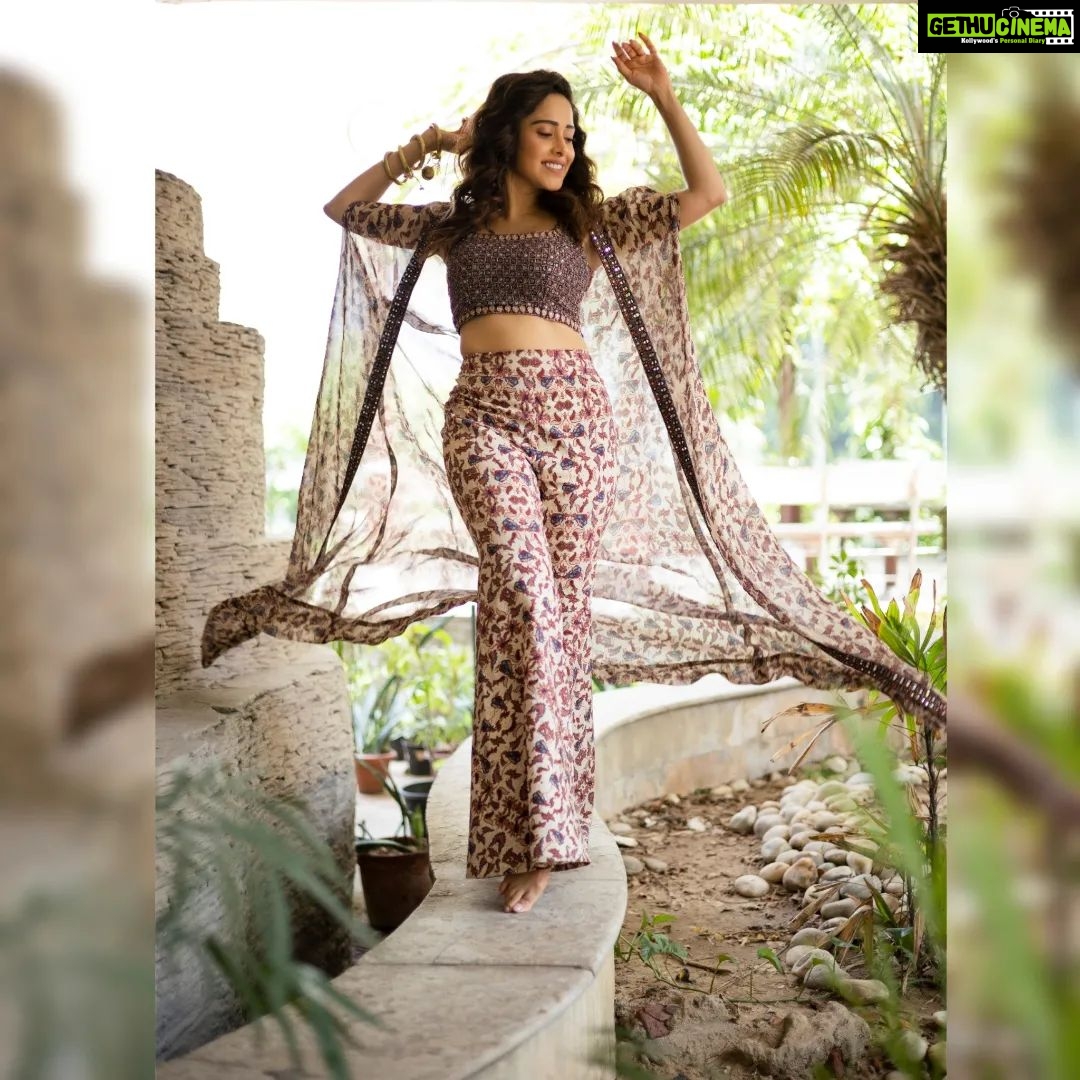 Nushrratt Bharuccha Instagram - Knock Knock. Who's there? WEEKEND! 🦋 Outfit @ridhimabhasinofficial Jewelry @sachdeva.ritika Stylist @nidhijeswani Makeup @tanvismarathe Hair @ashwini_hairstylist Photographer @banjaariii