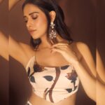 Nushrratt Bharuccha Instagram - Itti si khushi ✨ Itti si hansi ✨ Itta sa Tukdaa Chaand ka… ✨ Outfit @punitbalanaofficial Jewelry @amrapalijewels Stylist @nidhijeswani Makeup @vardannayak Hair @ashwini_hairstylist Photographer @nupuragarwal__
