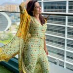 Nushrratt Bharuccha Instagram – ☀️💨

Outfit @theboozybutton 
Jewelry @lotussuutrajewelry 
Stylist @nidhijeswani 
Makeup @vardannayak 
Hair @ashwini_hairstylist