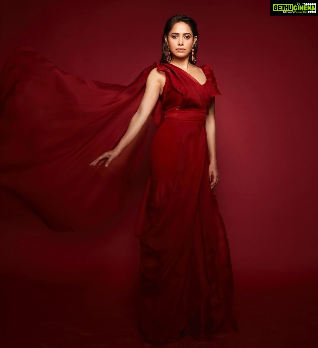 Nushrratt Bharuccha Instagram - The Usual Please 🍷 Outfit @ridhimabhasinofficial Earrings @amrapalijewels Stylist @nidhijeswani Makeup @tanvismarathe Hair @ashwini_hairstylist Photographer @shivamguptaphotography