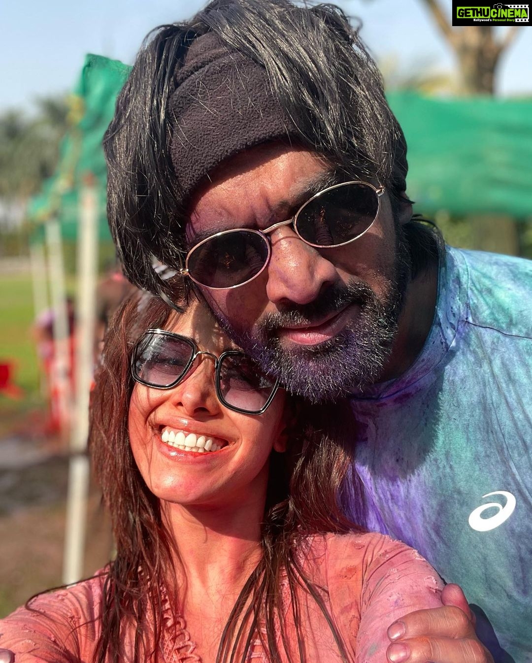 Nushrratt Bharuccha Instagram - Holi ho toh aisi ho! Nahi toh naa ho!! This mad bunch of friends who made it so special!! I love u guys!! @vijal2511 - You crazy, all heart human! Thank you for being who u are in my life! @abhishekpathakk - Yeh dostiiii hum nahi todengee!! @shivaleekaoberoi - oh my god girl!! How have we not met before and done this every weekend!! @ihansika - Ladkiii! Kahan se kaiseee yeh vibe ho gaayi! Too much fun! We have to do more of these! @rishmarochlani - I love u girl! Come on meet me now! @ching.sta @ankit_v_gupta @nishankdoshiii - My partners in all crimes ever!! 🥳