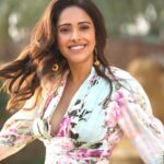 Nushrratt Bharuccha Instagram - I am an Old School, die hard romantic! Pehli nazar walla pyaar… Mar-mit jaane walla pyaar.. Janmon saath nibhaane walla pyaar.. Sing songs.. write love letters.. do it all! I love being in Love! Hope u do to! Happy Valentines Day y’all !!! Dress @theiaso_official Earrings @azotiique Stylist @nidhijeswani Makeup @tanvismarathe Hair @ashwini_hairstylist Photos @jayantpednekar