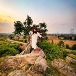Nushrratt Bharuccha Instagram - Doing My Thing right there in the middle of nowhere! Always! #RandomPitStop