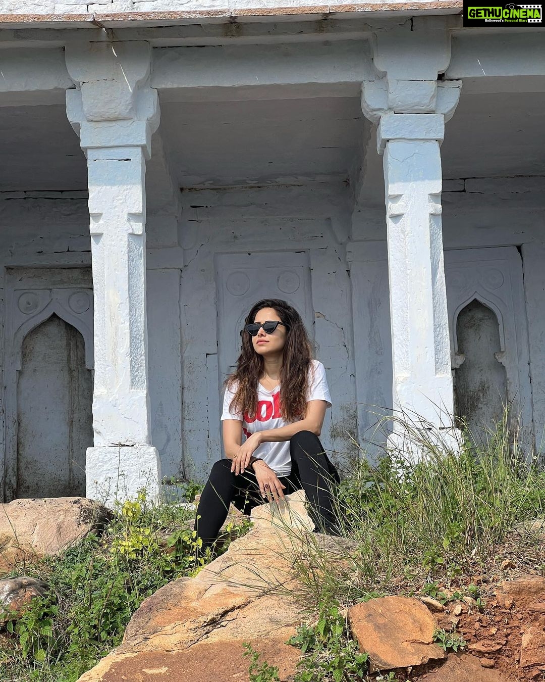 Nushrratt Bharuccha Instagram - Photo dump of the day! Chanderi Vibe!
