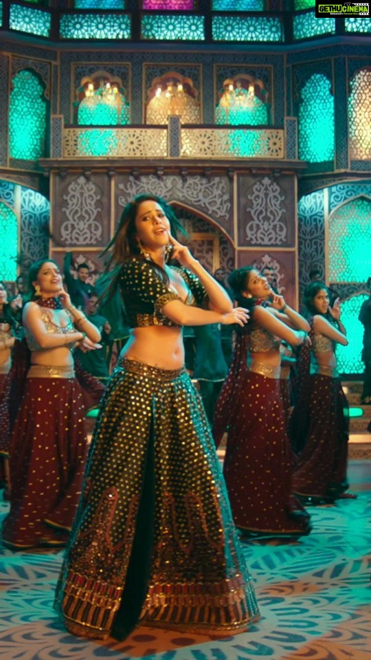 Nushrratt Bharuccha Instagram - Step into the vibrant world of #GameyGamey from Chatrapathi😍 A song that brings the perfect blend of music and amazing dance moves🔥 #OutNow Written by #VijayendraPrasad, directed by #VVVinayak. #Chatrapathi in cinemas on 12th May, 2023. @sreenivasbellamkonda @armaanmalik @zarakhan @tanishk_bagchi @mayurpuri @jayantilalgadaofficial #PenStudios #PenMarudhar @timesmusichub @penmovies #ChatrapathiOnMay12th #SreenivasBellamkonda #BellamkondaSreenivas #BellamkondaSrinivas #Bss9 #NushrrattBharuchha #Nushrat #Nushrratt