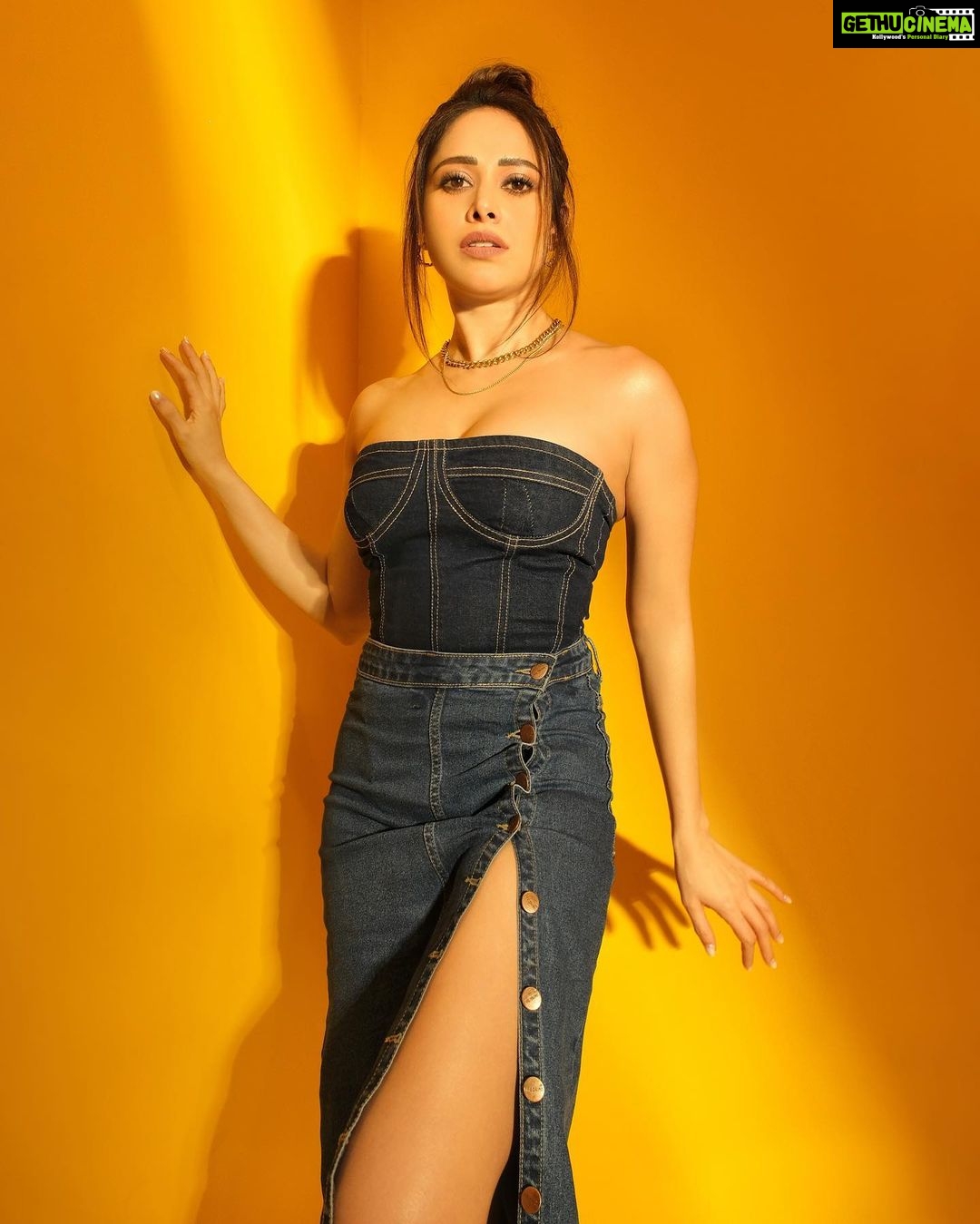 Nushrratt Bharuccha Instagram - Got a Date with the Sun ☀️ Outfit @freakinsindia Jewelry @e3kjewelery Earrings @ishhaara Stylist @nidhijeswani Makeup @vardannayak Hair @ashwini_hairstylist Photographer @sanjaydubeyphotography
