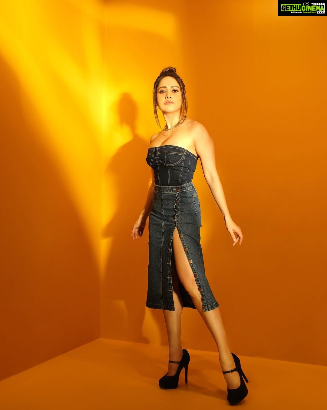 Nushrratt Bharuccha Instagram - Got a Date with the Sun ☀️ Outfit @freakinsindia Jewelry @e3kjewelery Earrings @ishhaara Stylist @nidhijeswani Makeup @vardannayak Hair @ashwini_hairstylist Photographer @sanjaydubeyphotography