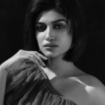 Oviya Instagram - 🖤