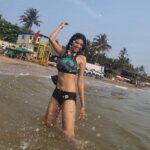 Oviya Instagram – Throw ur worries into the sea..
