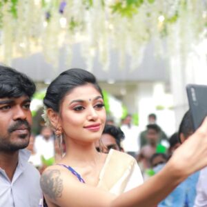 Oviya Instagram - Everything I am.. Is thanks to my FANS 💜🙏🏻