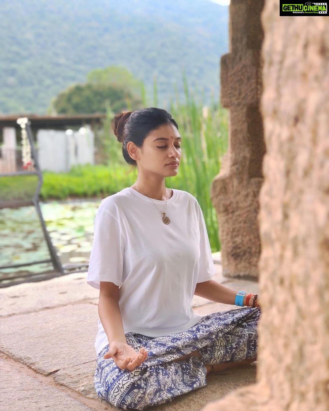 Oviya - 53.9K Likes -