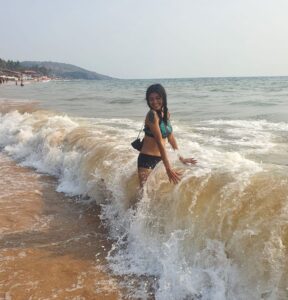 Oviya Instagram - Throw ur worries into the sea..