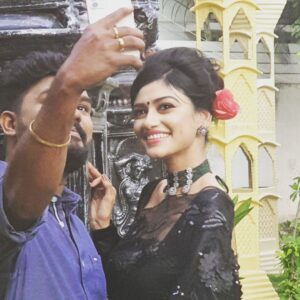 Oviya Instagram - Everything I am.. Is thanks to my FANS 💜🙏🏻