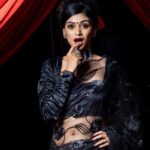 Oviya Instagram - Hair and make up: @murugeshmakeup_hair | Costume: @ki.ruban.ra.j.s @meeyaz_designs | jewellery: @chennai_jazz | Saree Drape: @farhaa_makeupartist | Location: @elementsoneastcoast | Photography: @avimalphotography Elements on East Coast