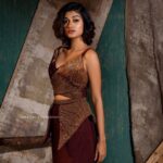 Oviya Instagram - ❤ Simple Elegance ❤ Actress @happyovi Organizer @hesper_cinemas @makeupwithhappiness Makeup Artist |@lakshmiajay_makeupartistry Haristylist @mani_haristylist DOP @ajay_shadowsphotography / @shadowsphotography . . Outfit and Styling @studio149 Jewelry @aaranyarentaljewellery