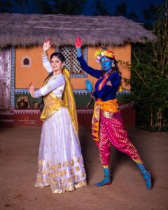 Pallavi Gowda Instagram - “𝙍𝙖𝙙𝙝𝙖 Sametha 𝙆𝙧𝙞𝙨𝙝𝙣𝙖” 

Video will be released soon!!!

DOP: @nandushreyas_photography 

Radha: @pallavi_gowda_official 
Krishna: @anu_1356 

MUA: @malnadmakeover @vihana_stories 

Costume: @jayashree.official 

Location Partner: @bookmycapture 

Support: @avinash_abhi_999 

#radhakrishna #krishna #radheradhe #radha #harekrishna #radharani #vrindavan #radhakrishn #lordkrishna #radhekrishna #iskcon #radhe #love #kanha #krishnalove #sumedh #mallikasingh #jaishreekrishna #krishnaconsciousness #radheshyam #sumedhmudgalkar #radhakrishnalove #haribol #mathura #picoftheday #pic #portrait #portraitphotography #portrait_vision #photographylovers 

@radhakrishna_.official @radhakrishna_kannada_fanpage @radha_krishna_love_pics @bangalore.portraits @bangalore_times @bangalore.photographers @chandanavanadaapsareyaru @shootout_bangalore_models 
@beauties_of_sandalwood @kannada_trolls_official_ @sandalwood_queens_ @keralaphotogallery @keralaclicks @all_gods_images @radha_krishna_kannada_fan_page @nikonindiaofficial @nikon.in @godoxindiaofficial