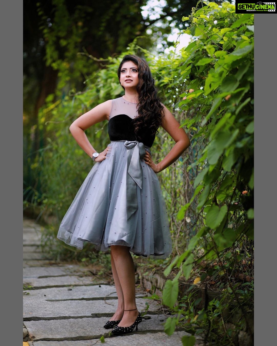 Pallavi Gowda Instagram - MUA : @makeupbyshwethasudhi Outfit : @rosepetalsdesignerboutique P.C. : @anand_the_dream_picture