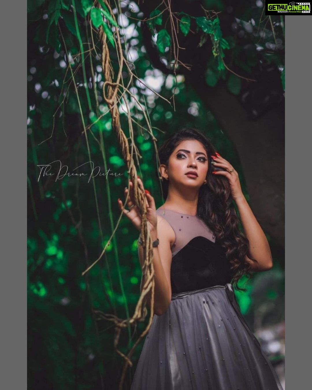 Pallavi Gowda Instagram - MUA : @makeupbyshwethasudhi Outfit : @rosepetalsdesignerboutique P.C. : @anand_the_dream_picture