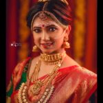 Pallavi Gowda Instagram - MUA : @makeoverwith_bhavyanaik Hairstyle & saree : @fairytales_beauty_lounge Jewellery : @waymore.priyanka Outfit by :@vasthragruhabyvidyaraju P.C. : @prime_captures_