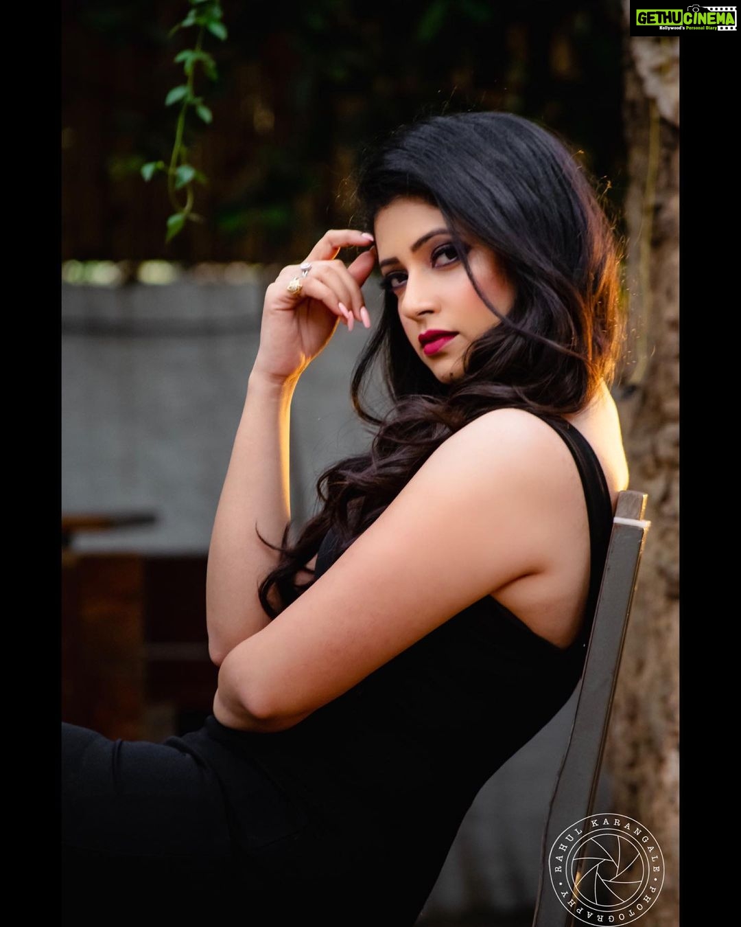Pallavi Gowda Instagram - Just CHILL and finally find YOUR WAY😉 P.C. @rahul_karaangale MUA @jaya.makeup_artist
