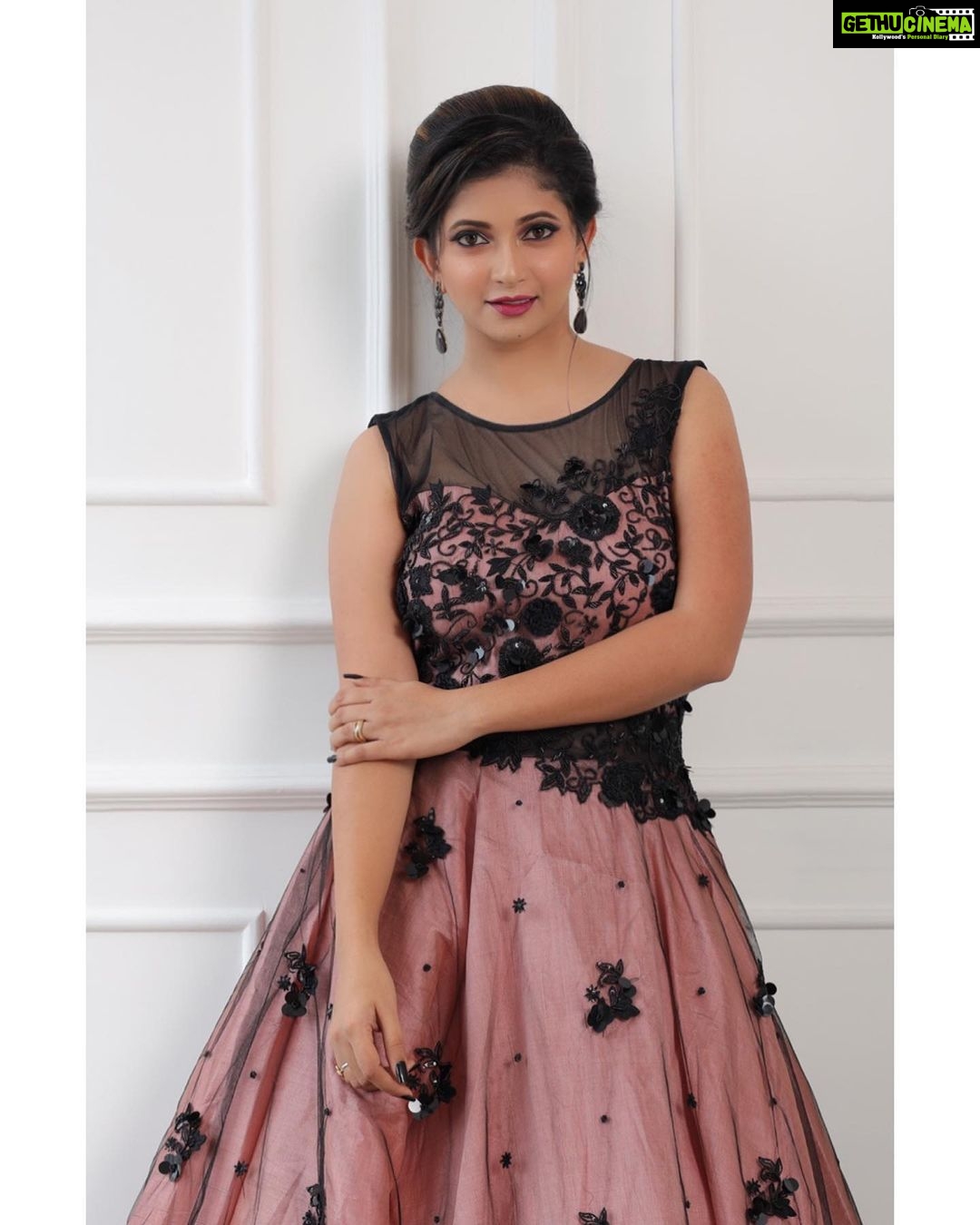 Pallavi Gowda Instagram - A perfect day is when the soul smile 😀 MUA @meenakshihairandmakeup @pushpa__14 #Photoshoot #👗