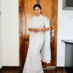 Pallavi Gowda Instagram - 🤍 Thank you @diya_collections___ for this beautiful saree☺️ #Saree #Traditional #6YardsOfElegance #White #Trending