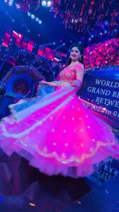 Pallavi Gowda Instagram - After a short break 😝
@kowshiki_couture 
#TrendingReels #Dance #Traditional #Tamil