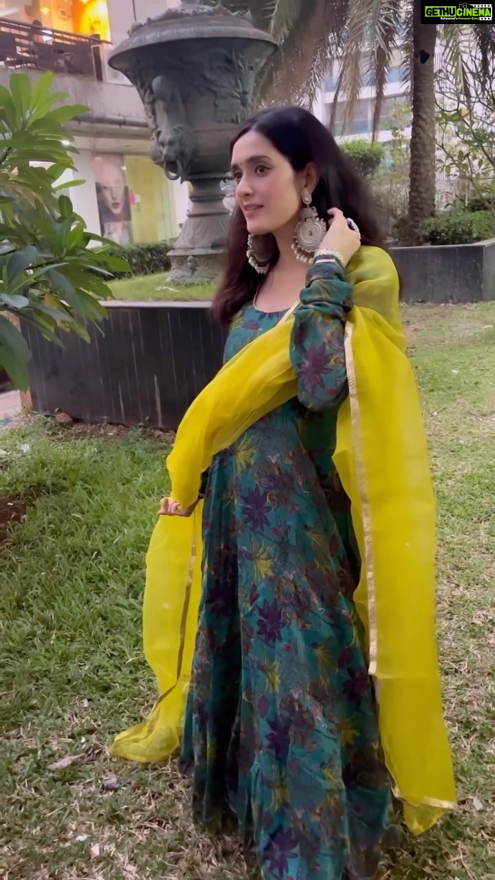 Pankhuri Awasthy Rode Instagram - Fashion need not be complex, it should be the most simple and therapeutic thing❤️ @pankhuri313 shows us how to ace our Vairea Chanderi Suit Set with grace and simplicity✨ Shop the collection now, www.aachho.com #aachho #aachhonaari #aachhotribe #simpledress #suitsets #ethnicfashion #indianwear #instablogger #trending #audio