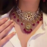 Pankhuri Awasthy Rode Instagram - The DUHA MOTI set is a testament to the skill and creativity of the artisans who make it. Each pearl is carefully selected and placed in a way that creates a stunning piece of jewellery. It's a reminder that beauty can be found in even the smallest details. #houseofaekaya #jewellerydesign #jewellery #necklace