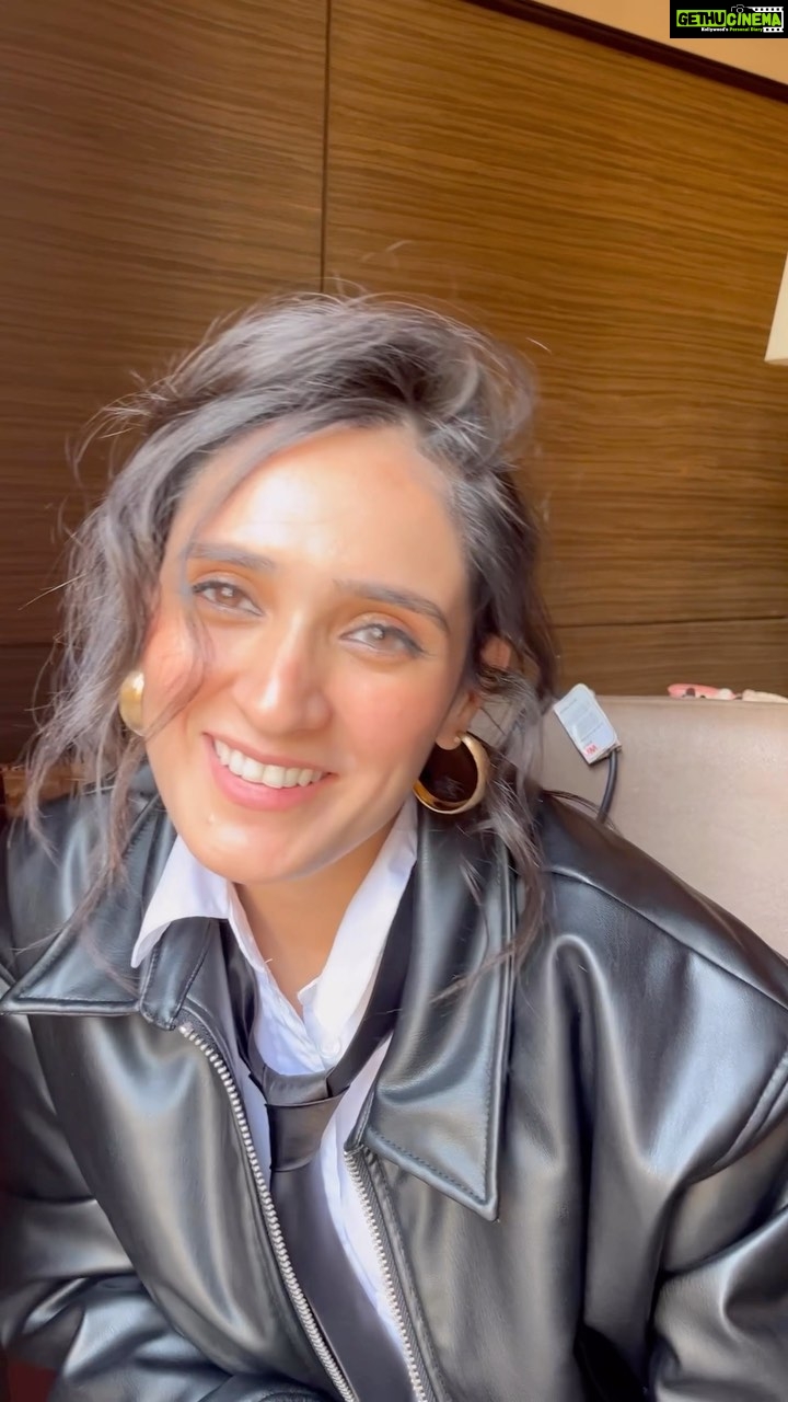 Pankhuri Awasthy Rode Instagram - A lil Q & A with PA! You asked and I answered 🥰 Loved making this impromptu video for you! Comment below and tell me should I do more of these? ✨ . . . #gettoknowme #happy #questionschallenge #reels #trending