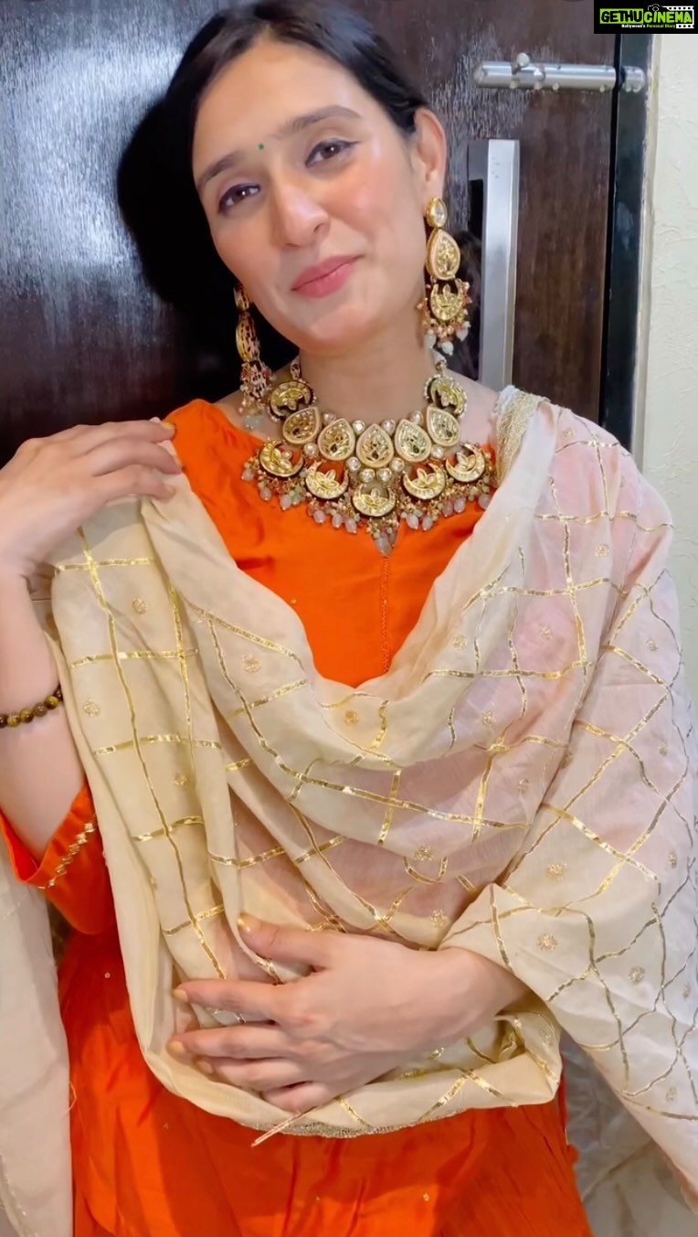 Pankhuri Awasthy Rode Instagram - Eid Mubarak everyone! ๐ Cherish this special day with your family and friends, and may your hearts be filled with the warmth of this auspicious occasion! Lots of love from Me & the House of Aekaya Family ๐ค๐งก Jewellery- @houseofaekaya #EidMubarak #Blessings #Peace #Love #Happiness