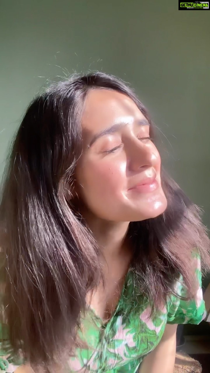 Pankhuri Awasthy Rode Instagram - Doing your makeup in a hurry >>> Your makeup turns out soo good when you get ready in a hurry, who else agrees? 😂🙋🏻♀️