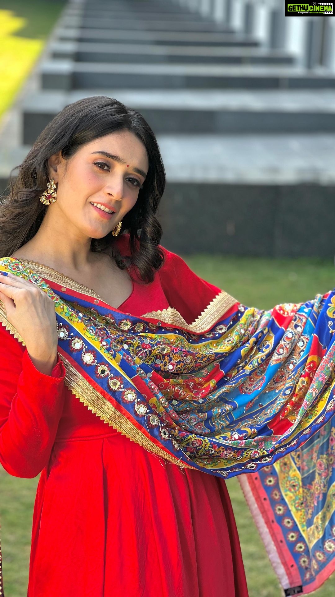 Pankhuri Awasthy Rode Instagram - May you soar high with success just like your kites this year, wishing you all a very Happy Makar Sankranti. ✨🪁💛 . . Wearing @thedotlabel ♥️ #makarsankranti #happy #indianfestival #fashion #love