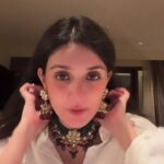 Pankhuri Awasthy Rode Instagram – Trying on some pieces for you from the House Of Aekaya new collection , thatβs going to be launching sooon! Stay tuned!
@houseofaekaya
If you like any of these pieces – can DM us at @houseofaekaya profile. Will take it forward from there!
#jewellery
#houseofaekaya #latest #fashion #chic #pregnant #moment The Leela Palace Udaipur