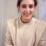 Pankhuri Awasthy Rode Instagram – Glow all winter is the current mood and these are just a few things I do to make sure my skin looks dewy even in winter! ✨🥰💗

Shall we do a part 2 tomorrow? Comment below and let me know! 😁