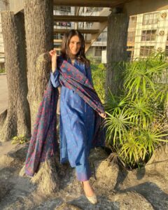 Pankhuri Awasthy Rode Instagram - Just two cuties (me & you) looking at each other 💙🥰🤪

Wearing - @beige.india ❣️

.
.
.
#love #weekendvibes #light #puns #actor #indianoutfit