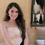 Pankhuri Awasthy Rode Instagram - A flashback today to show you how @rodegautam loves to make me laugh when i’m trying to film something serious 🤗🤪🥰 . . . #reels #couplegoals #funny #prank #husband #actors #reelitfeelit