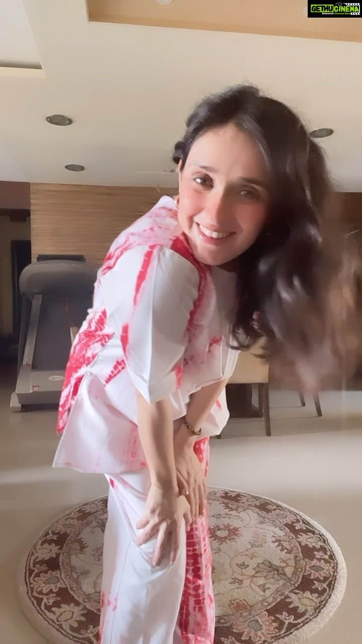 Pankhuri Awasthy Rode Instagram - Loving the comfy vibe of this coord set and my usual little twirl toh banta hai! ♥️🤍♥️ Outfit: @athenalifestyle.in Styling: @styling.your.soul Pr: @socialpinnaclepr #pregnancy #journey #bumpfits #pregnancyfit #preggo
