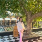 Pankhuri Awasthy Rode Instagram - Sometimes the best moments are unplanned, just like this impromptu photoshoot ☀️📷 #BabymoonBliss #ScenicViews #SunshineAndSmiles #CreatingMemories