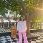 Pankhuri Awasthy Rode Instagram - Sometimes the best moments are unplanned, just like this impromptu photoshoot ☀️📷 #BabymoonBliss #ScenicViews #SunshineAndSmiles #CreatingMemories