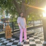 Pankhuri Awasthy Rode Instagram - Sometimes the best moments are unplanned, just like this impromptu photoshoot ☀️📷 #BabymoonBliss #ScenicViews #SunshineAndSmiles #CreatingMemories
