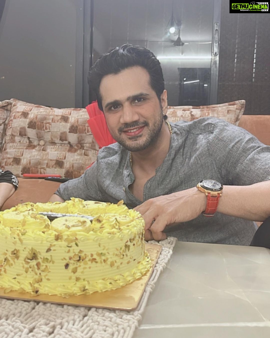 Parul Chauhan Instagram - Another year older, and you just keep getting stronger, wiser, funnier and more amazing! Happy birthday! Happy happy wala birthday patiiiiidev ππππ€π€β€οΈβ€οΈβ€οΈβ€οΈπ₯°π₯°π₯°ππππππππ @sirfchirag
