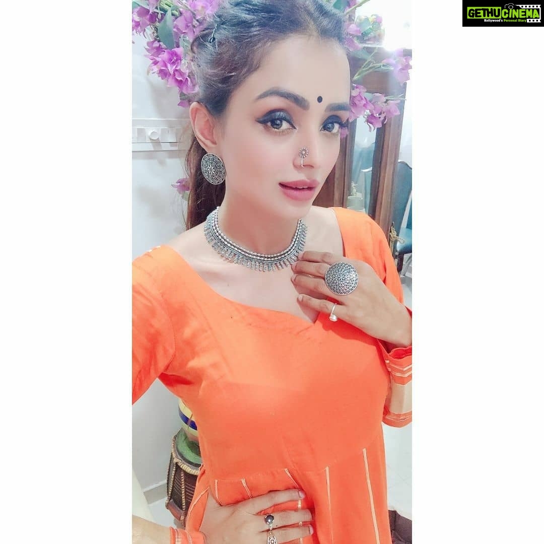 Parul Chauhan Instagram - Beauty is who you are. Jewellery is simply the icing on the cake" Thank u @sai_collection2020 for these beautiful jewellery..💞💞💞💞💞💞💞💞