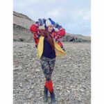 Parul Chauhan Instagram - फिर से उड़ चला उड़ के छोड़ा है जहां नीचे मैं तुम्हारे अब हूँ हवाले हवा दूर-दूर लोग-बाग़ मीलों दूर ये वादियाँ 😘😘😘😘😘😘😘